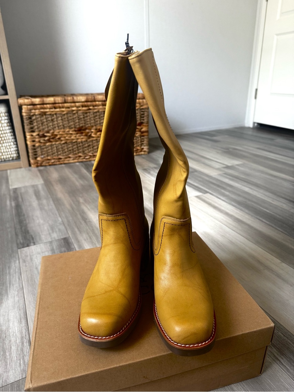 FRYE Miranda Banana Boot - Picture 9 of 15